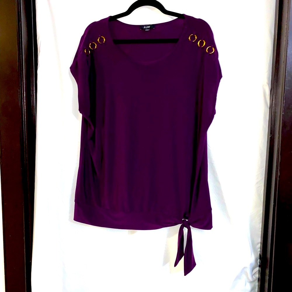 AUW Plum Side Knot Top